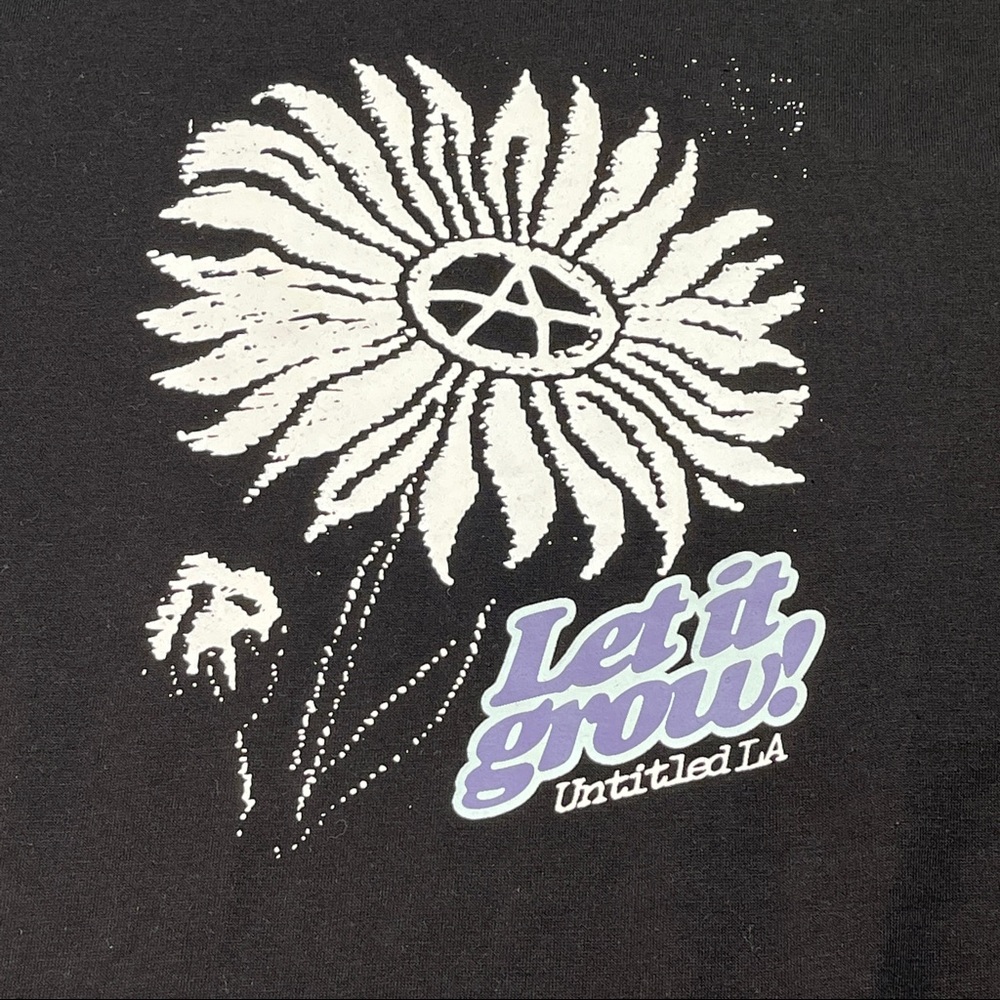 Designs Untitled Graphic T-shirt Black “Grow Untitled” Size L